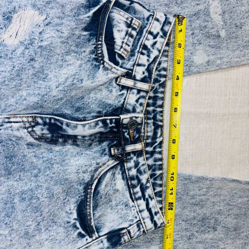 SHEIN High Rise Blue Jeans with Stonewashed Finish